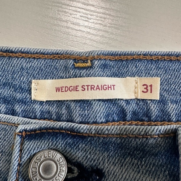 Levi's Blue Wedgie Straight Fit Jeans  Distressed size 31 (12ish) #1881 - Picture 6 of 7